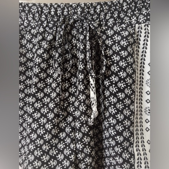 BeBop Black & White Boho Printed Drawstring Shorts XS - Picture 4 of 9